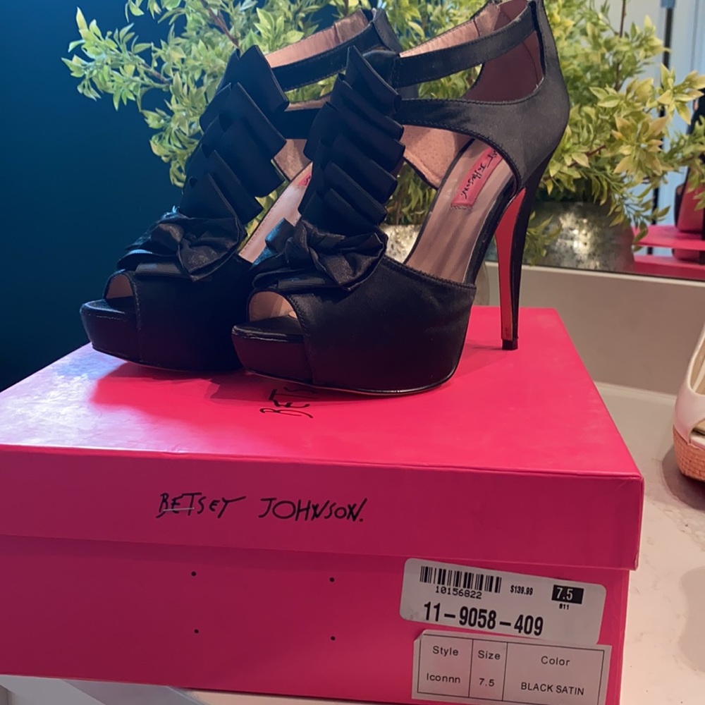 Betsy Johnson black satin sandals